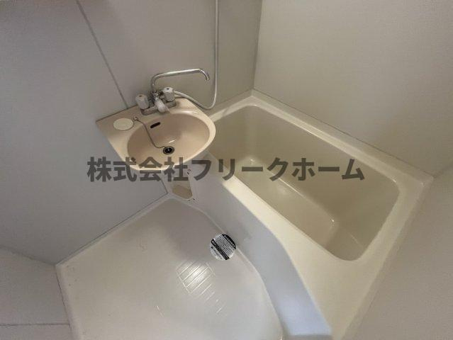 三鷹市下連雀３丁目の賃貸マンションの浴室