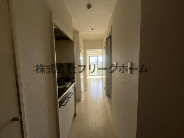 三鷹市下連雀３丁目の賃貸マンションの玄関