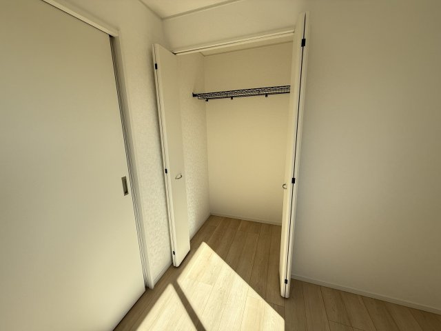 クレイドルガーデン前橋市青柳町第27　5号棟の収納|【イメージ画像】洋室２収納です
