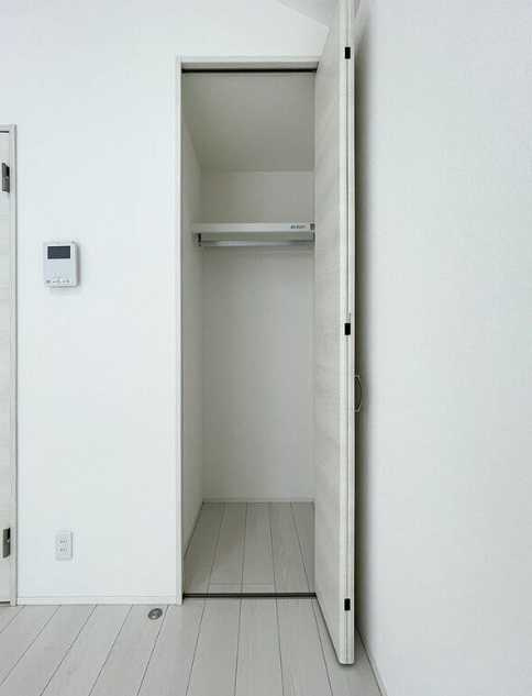 アルモニー三軒茶屋　ネット無料　最上階　築浅の収納