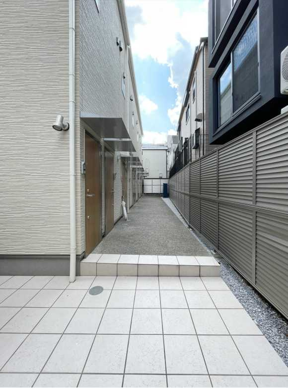 アルモニー三軒茶屋　ネット無料　最上階　築浅のエントランス