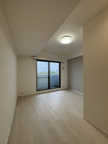 ADW Residence洗足池の居間・リビング|こちらのリビングで趣味の時間をお楽しみください