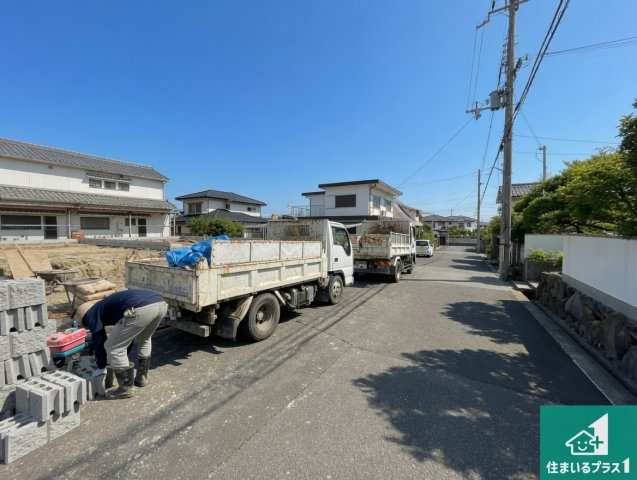 神戸市北区ひよどり台　新築一戸建ての前面道路含む現地写真|周辺は落ち着いた街並みの住宅地！子育てがしやすい住環境です！まだ未完成ですが、現地でしかわからない事もございます。是非一度ご覧ください。
