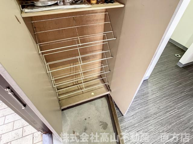 直方市新町３丁目のアパートの収納
