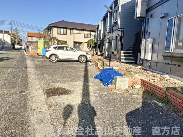 直方市新町３丁目のアパートの駐車場