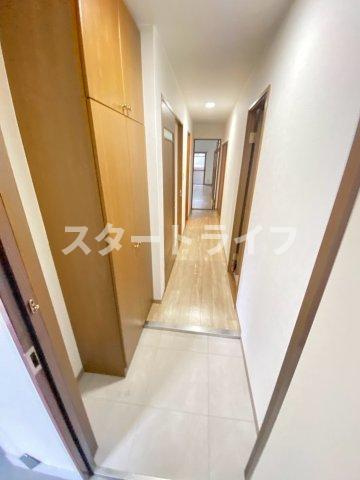 大阪市東淀川区東淡路４丁目の賃貸マンションの玄関