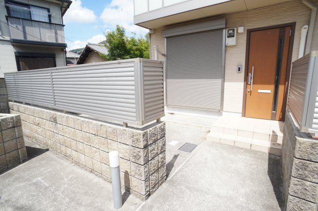 サンバレーウェスト御殿山のエントランス
