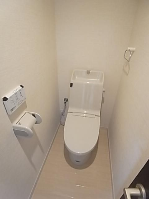 市谷仲之町住宅のトイレ