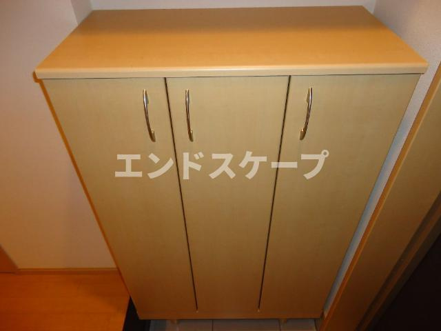 クレイン　コートの収納|シューズボックス
高崎、前橋のお部屋探しはエンドスケープまで！お客様の理想お聞かせ下さい♪
