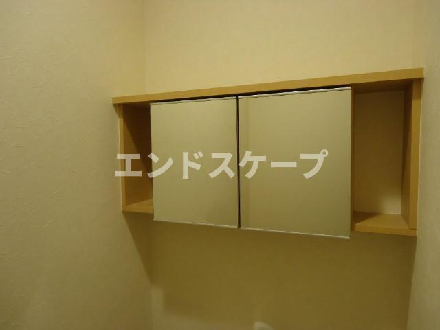 クレイン　コートの収納|トイレ収納
高崎、前橋のお部屋探しはエンドスケープまで！お客様の理想お聞かせ下さい♪