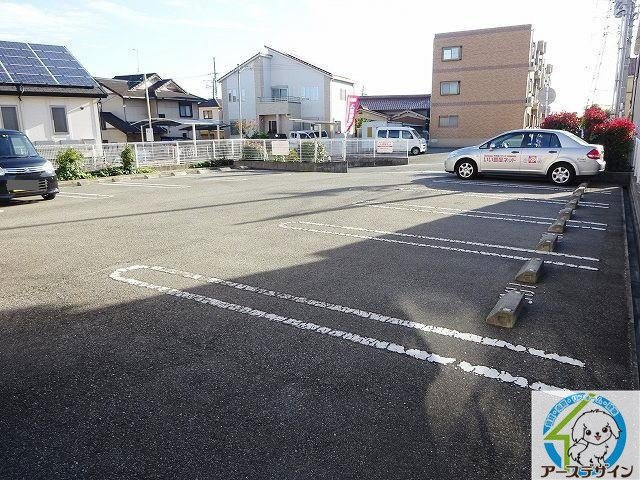ソレアード・カーサの駐車場|駐車場完備です