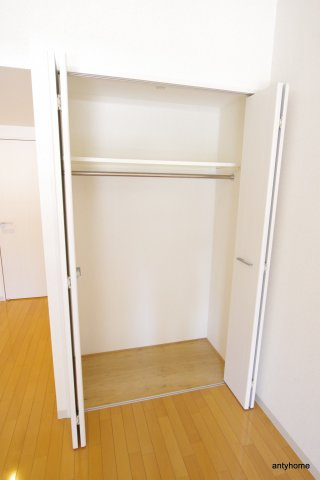 ルーエ江坂　仲介手数料無料の収納