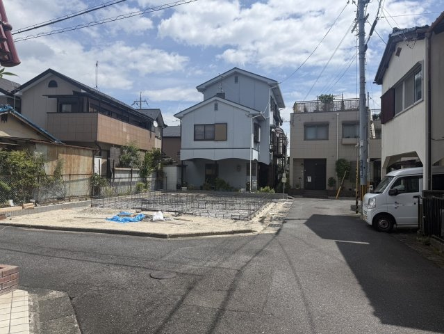 大津市際川3丁目3期　新築戸建の前面道路含む現地写真