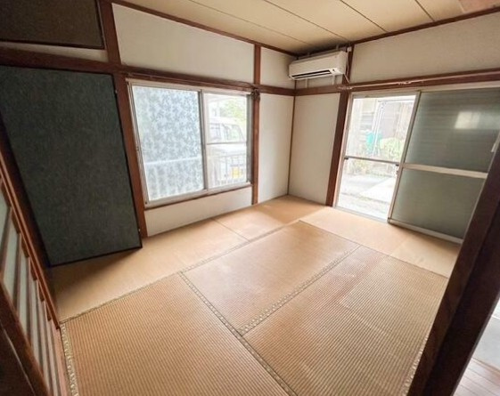 高村貸家の寝室