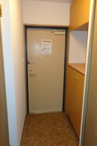 プラシス門前中町の玄関