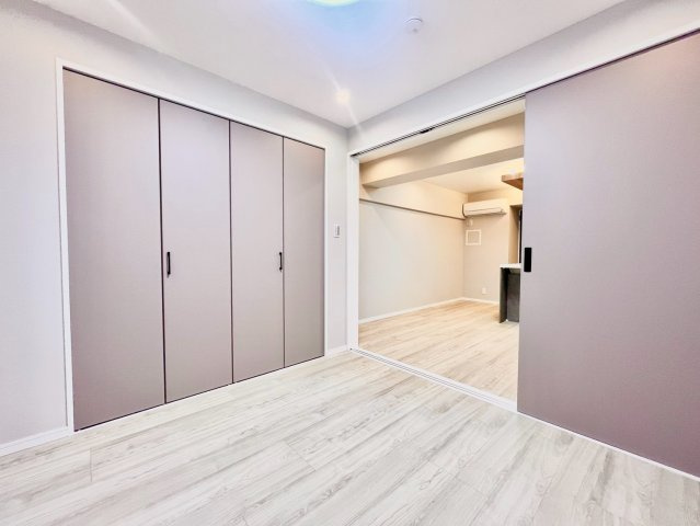 渋谷マンションの洋室|2026.09.10撮影

現地ご見学希望・資料請求などお気軽にお問い合わせ下さい！
03-5990-5201