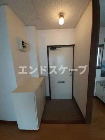 新井ハイツの玄関|高崎、前橋のお部屋探しはエンドスケープまで！お客様の理想お聞かせ下さい♪