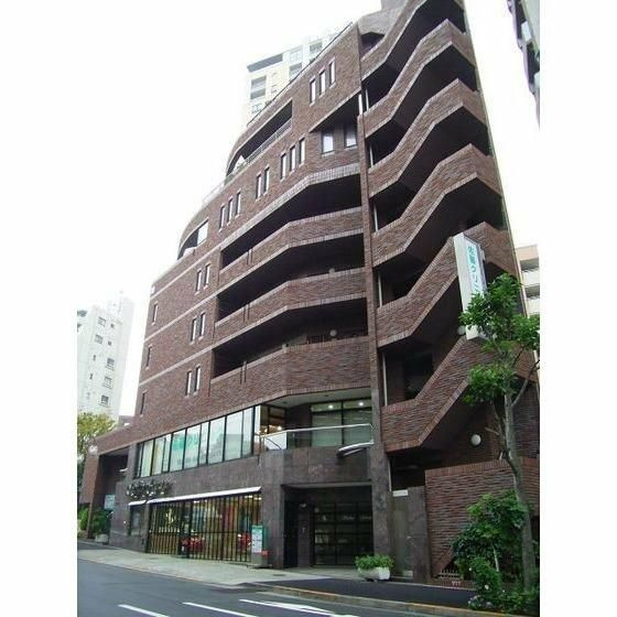 プレサージュの外観