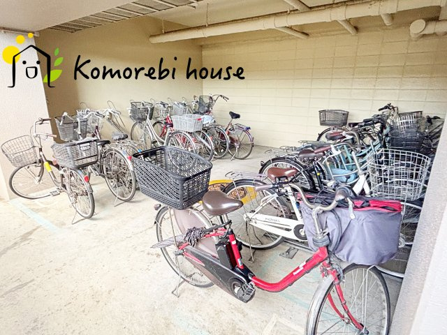 ヴェラハイツ桶川の駐輪場