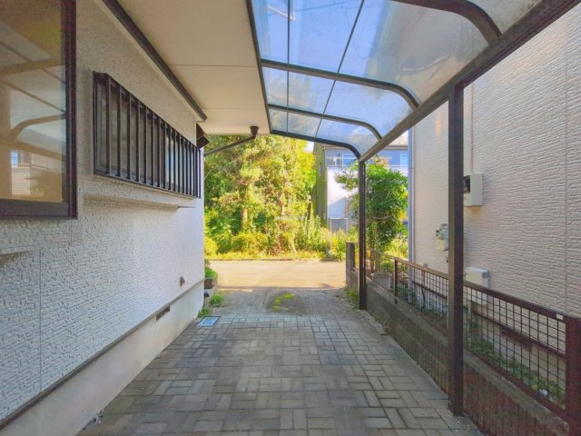 富士見市東みずほ台４丁目の中古一戸建の駐車場