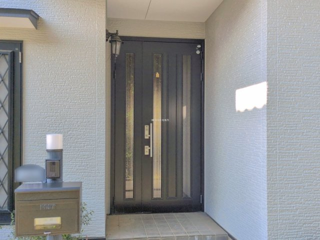 富士見市東みずほ台４丁目の中古一戸建の玄関