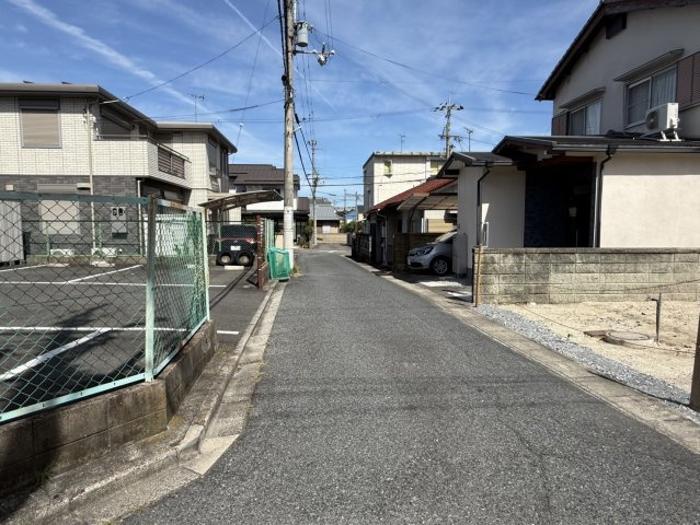 大津市桜野町1丁目 新築戸建の前面道路含む現地写真