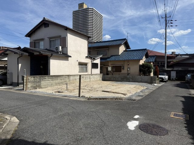 大津市桜野町1丁目 新築戸建の前面道路含む現地写真