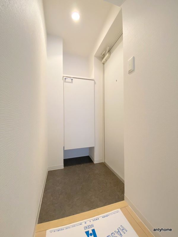セレニテ上町台　仲介手数料無料の玄関