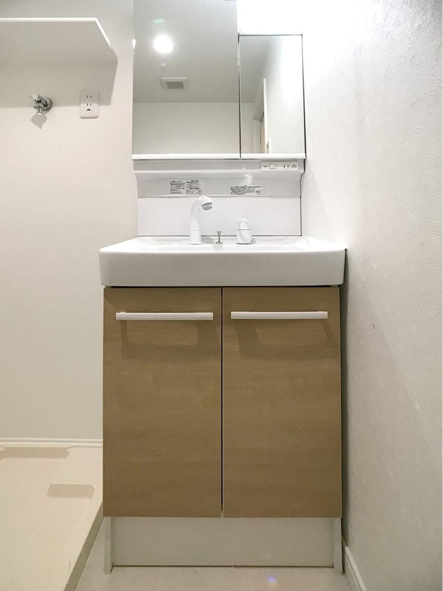 新品家具付きマンション赤坂21(KaGood福岡)の独立洗面台