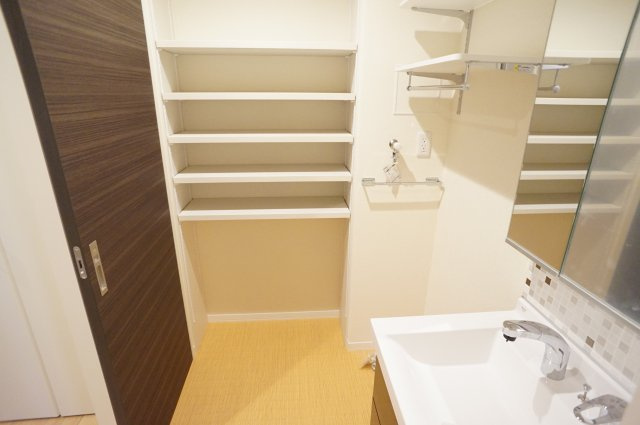 EAST VILLA 逆瀬川の収納