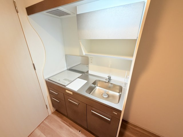 セレニテ西元町アリエのキッチン
