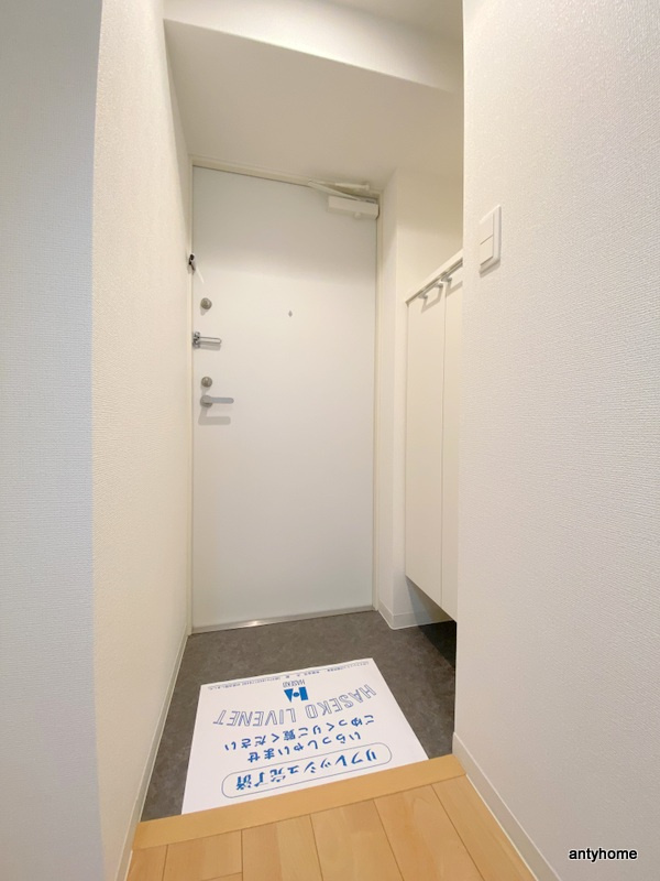 セレニテ上町台　仲介手数料無料の玄関