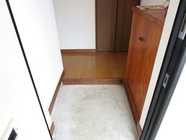 ヴォーンリッヒ緑ヶ岡の玄関
