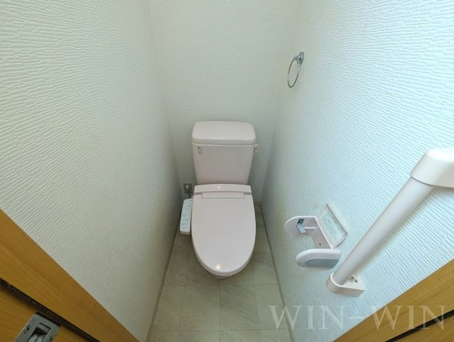 フローラ・リヴェールのトイレ|イメージ（同建物内別部屋の写真です）