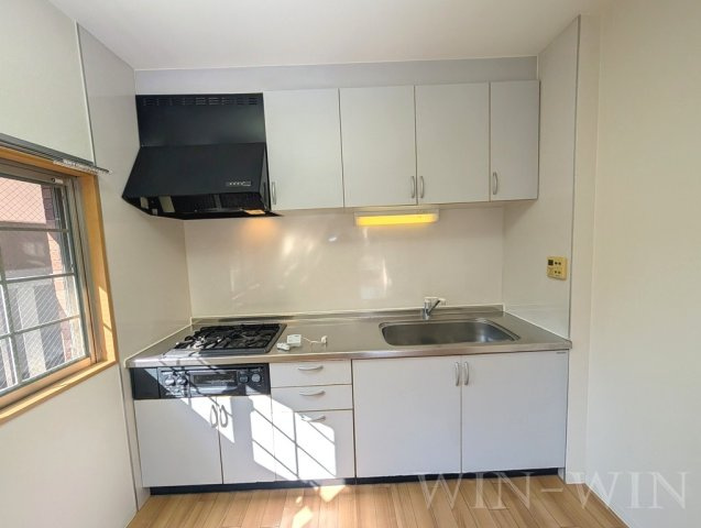 フローラ・リヴェールのキッチン|イメージ（同建物内別部屋の写真です）