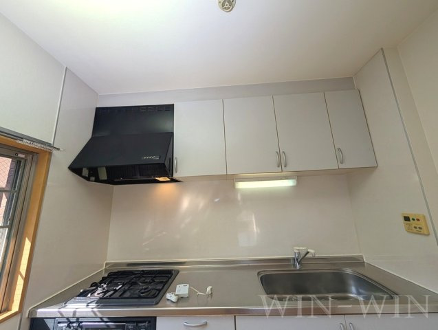 フローラ・リヴェールのキッチン|イメージ（同建物内別部屋の写真です）
