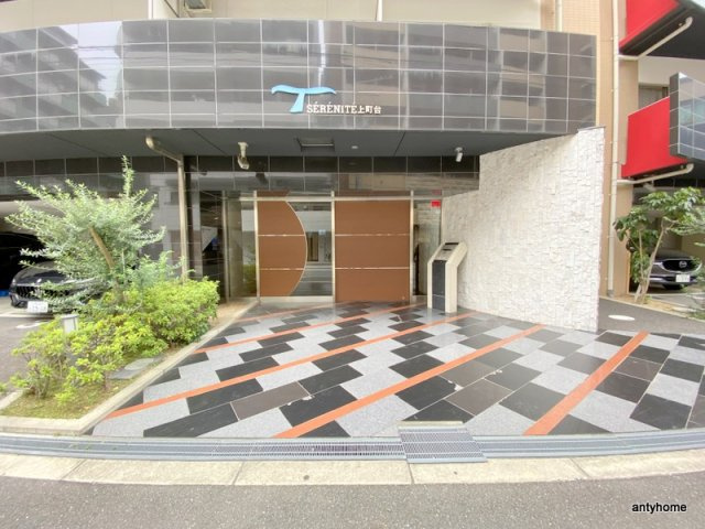 セレニテ上町台　仲介手数料無料のエントランス