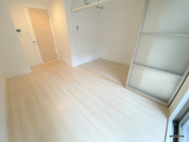 セレニテ上町台　仲介手数料無料の居間・リビング