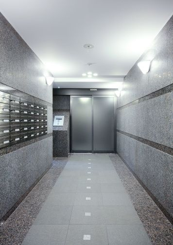 ルーブル大森七番館のロビー