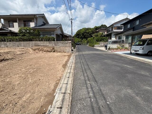 【前面道路含む現地写真】 | 周辺道路　北西方向