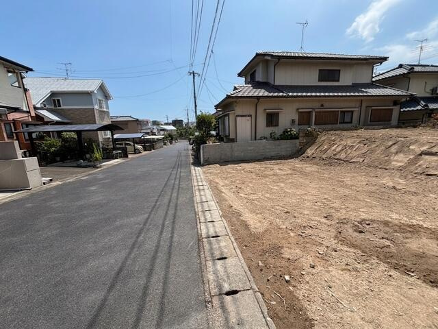 【前面道路含む現地写真】 | 周辺道路　南東方向
