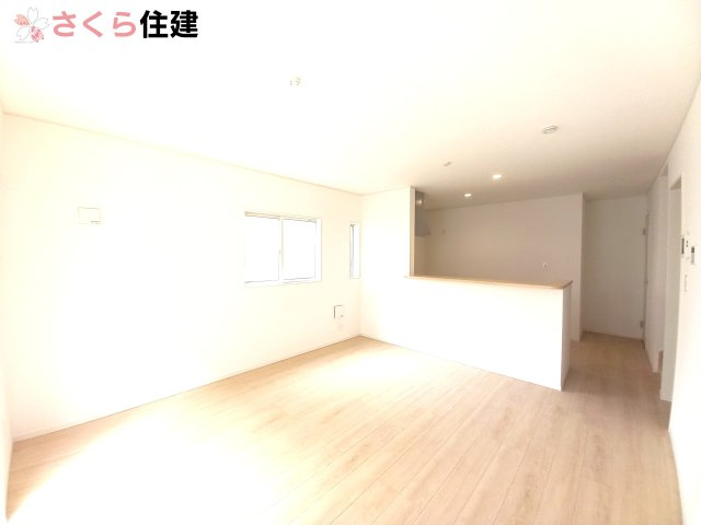 クレイドルガーデン宇都宮市桜　第3の居間・リビング|採光も取れているリビングです