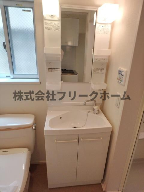 グランエッグス三鷹の洗面所