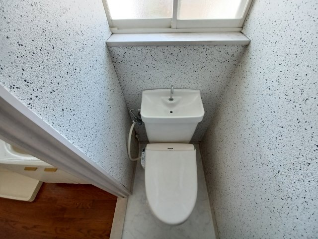 セゾン松原A棟のトイレ|シンプルで使いやすいトイレです