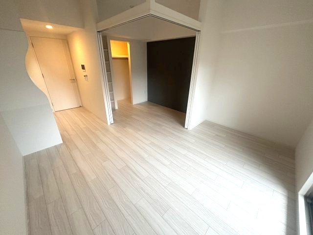 セレニテ西元町アリエの居間・リビング