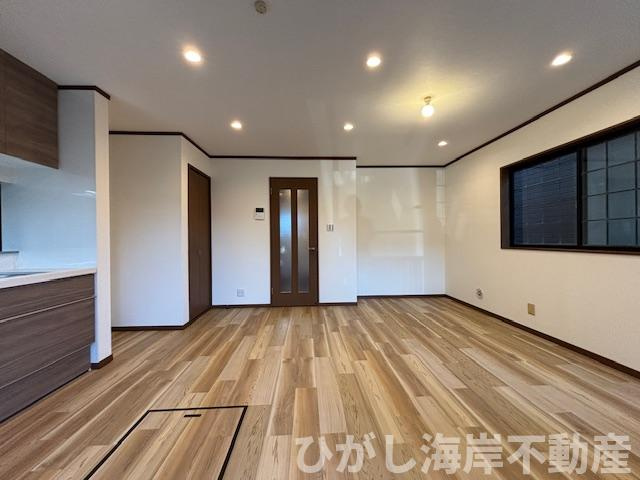 藤沢市羽鳥１丁目　中古戸建のダイニング|新規リフォーム完了！　13帖　LDK