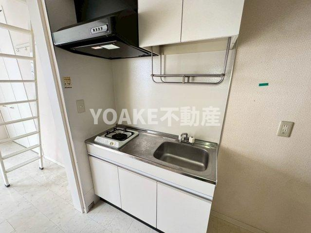 アーバンパークのキッチン|別号室の写真となります。現況優先。