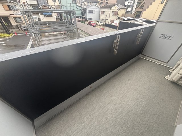 セレニテ西元町アリエのバルコニー