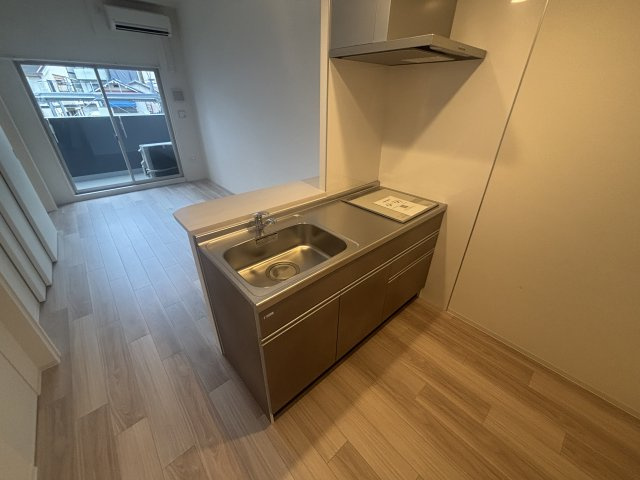 セレニテ西元町アリエのキッチン