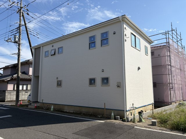 【外観】 | 久喜市鷲宮駅VI　LiveleFine　新築戸建　全3棟　1号棟 | 10/12撮影